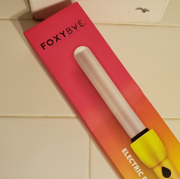 Foxy bae Curling Iron Styling Tool Curling Wand 25mm Neon Electric Dreams - Picture 8 of 11